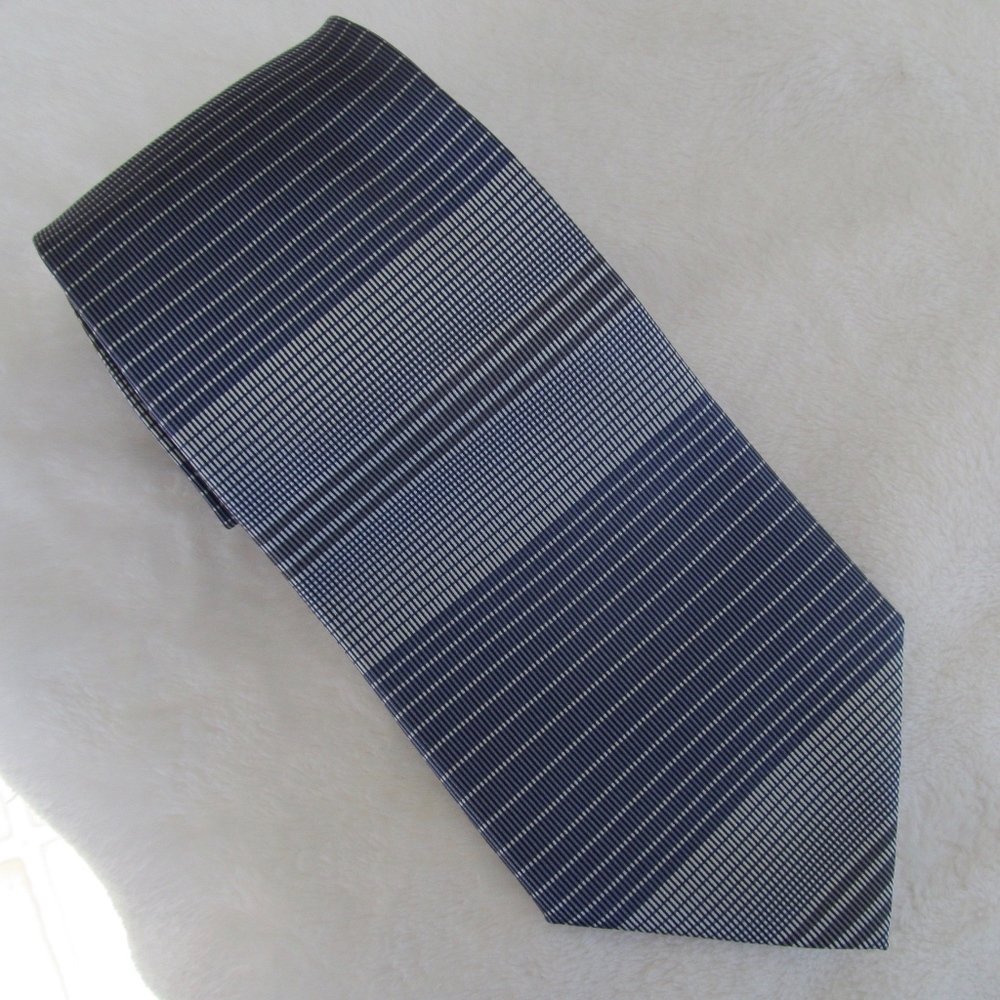 NWT Gucci Blue and Grey Stripe Silk Neck Tie